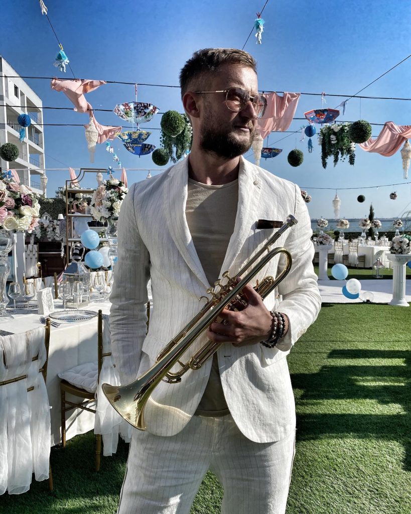 113680540_10207331094951079_6768770611067052067_n-819x1024-1